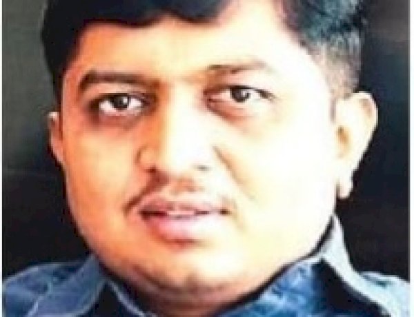 पंढरपूर मराठा सेवा संघाचा कर्तव्यनिष्ठ सेवा पुरस्कार पंढरपूर पंचायत समितीचे गटविकास अधिकारी अमोल जाधव यांना जाहीर.  ◾ कर्तव्यनिष्ठ पुरस्काराचे वितरण प्राथमिक शिक्षक सहकारी पतसंस्थेचे सभागृहात आयोजन.