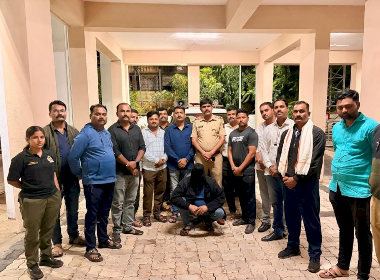 कुर्डुवाडी शहरात मेफेड्रोन ड्रग  विक्रीसाठी घेवून येणारा आरोपी  पोलिसांच्या जाळ्यात.  ◼️63 ग्रॅम MD व चारचाकी वाहन, मोबाईलसह  एकुण 9,89,000/- रुपये किमतीचा मुद्देमाल हस्तगत.  ◼️पोलीस निरीक्षक अतुल माहिती यांची दमदार कामगिरी.