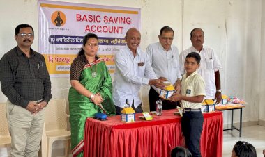 विद्यार्थ्यांच्या आर्थिक साक्षरतेसाठी पंढरपूर अर्बन बँकेचे अभियान.  ◾कर्मयोगी विद्यानिकेतन येथे ‘स्वतःच्या सहीने बँक खाते’ उपक्रमाचा प्रारंभ.