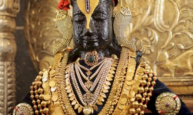 श्री. विठ्ठल व रूक्मिणी मातेस पारंपारिक पोशाखासह सह अलंकार परिधान.  ◾पौर्णिमेनिमित्त मंदिरातील वातावरण भक्तिमय.