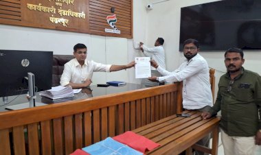 पंढरपूर तहसील कार्यालयातील  पुरवठा विभागाच्या मनमानी कारभाराच्या विरोधात आमरण उपोषण करणार - गणेश ढोबळे.  ◾पुरवठा विभागातील अधिकाऱ्यांनी रेशन कार्डचा कार्यालयात बाजारच मांडला असून त्यांचा अजब कारभार चव्हाट्यावर आणणार.